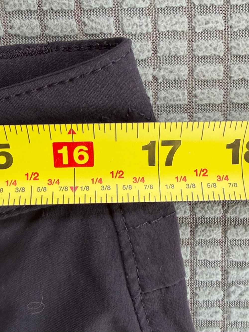 Eddie Bauer Black Capri Cargo Pants - Picture 5 of 9